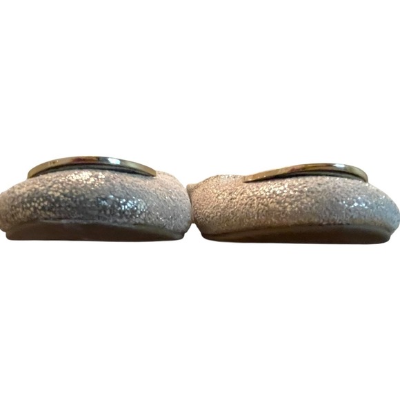 Tory Burch Reva Ballet Flats Metalli Gold Crackle Leather Logo Medallion Size 7M - Picture 10 of 12